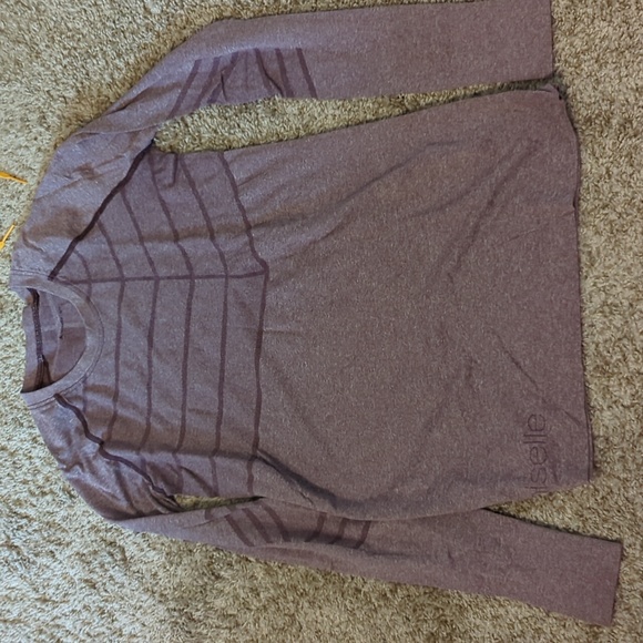 oiselle Tops - Oiselle birds of a feather long sleeve
